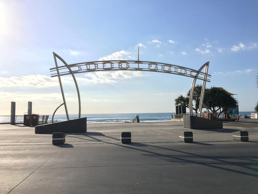Gold Coast Hostel Bagian luar foto