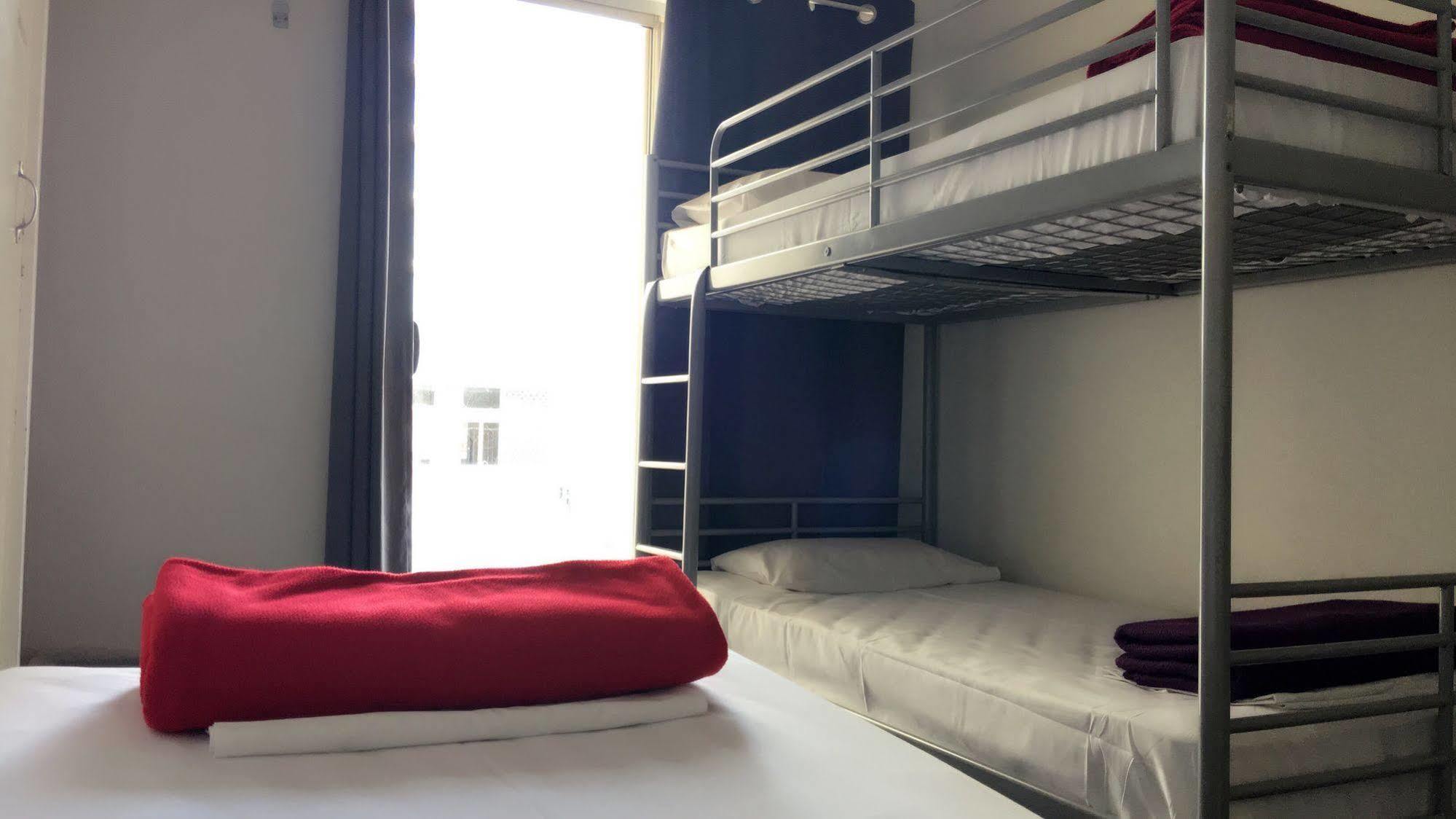 Gold Coast Hostel Bagian luar foto