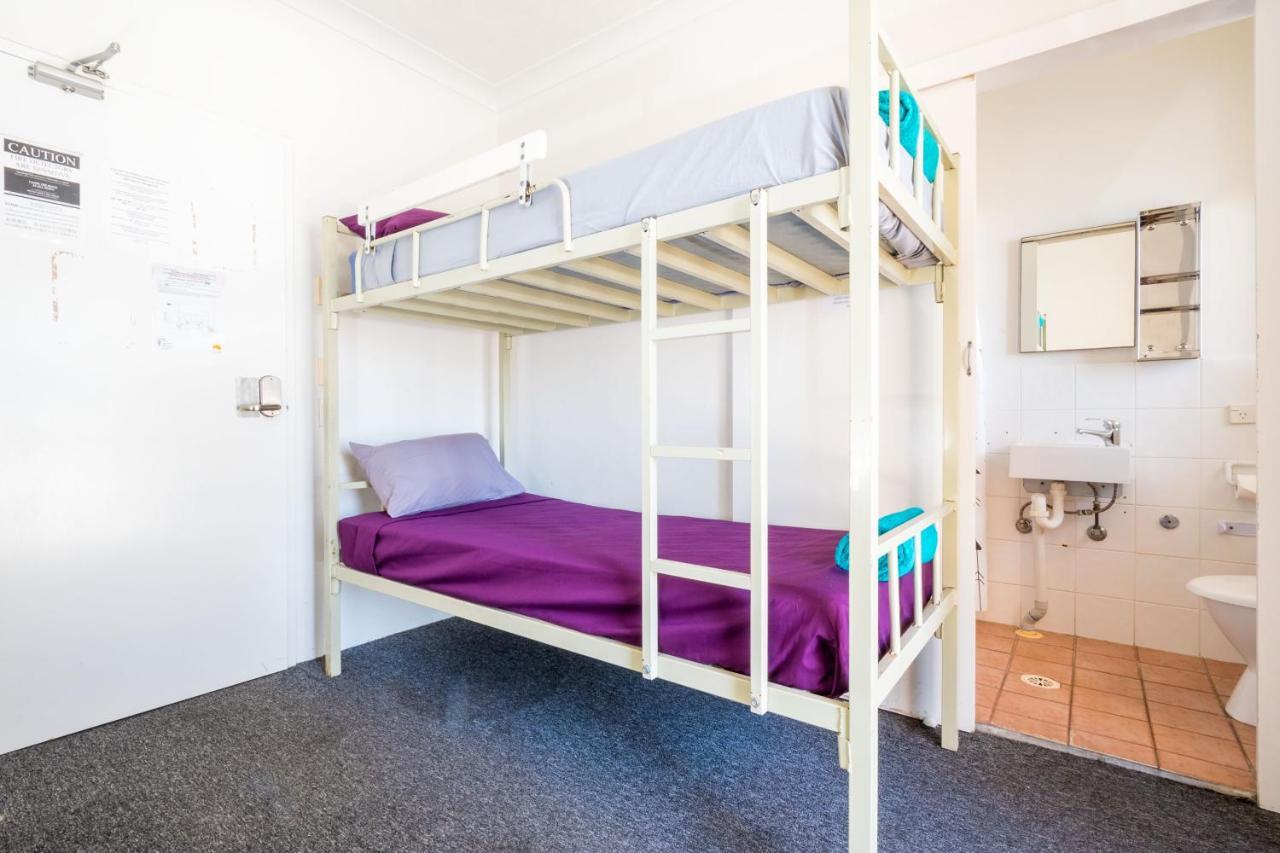 Gold Coast Hostel Bagian luar foto