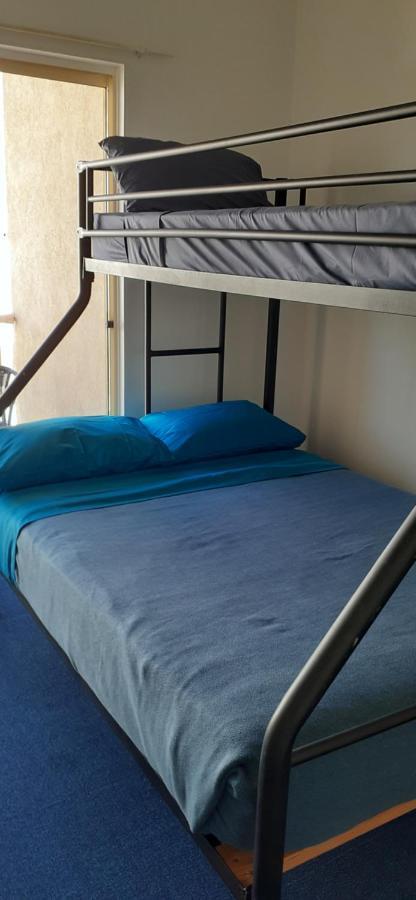Gold Coast Hostel Bagian luar foto
